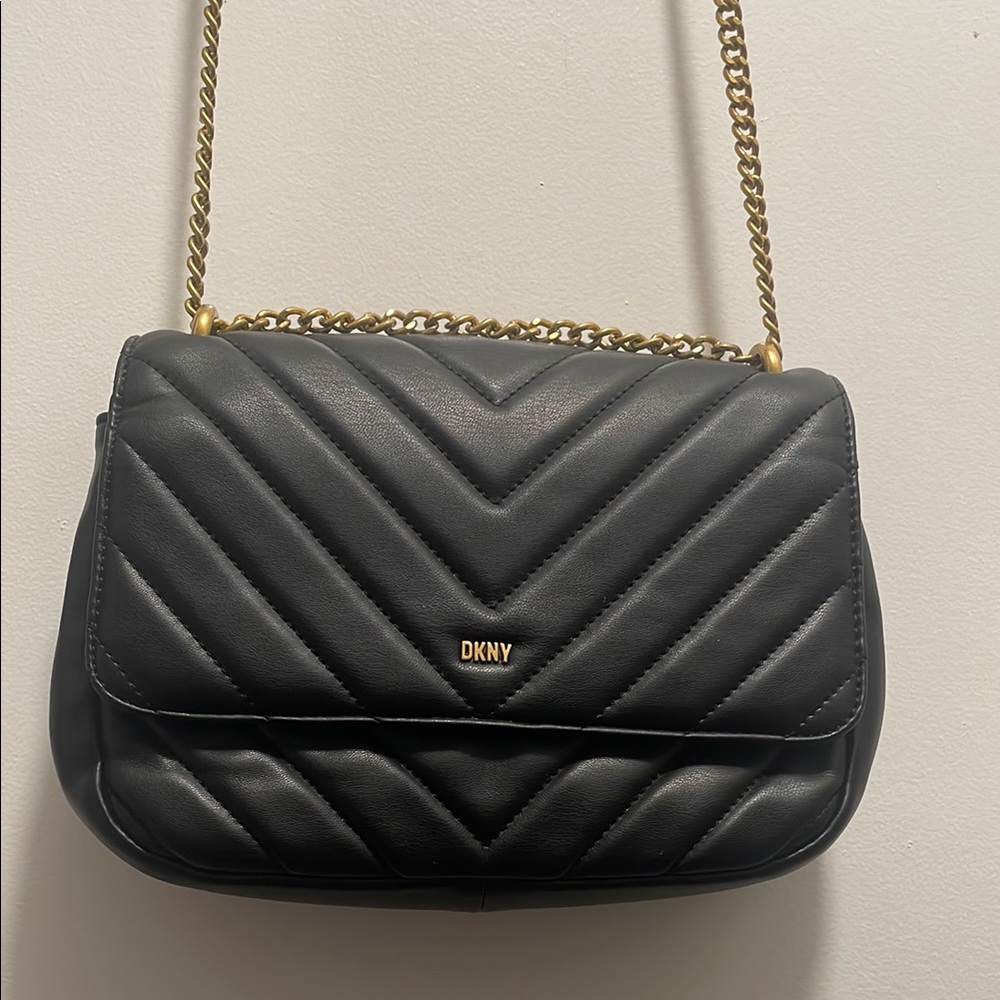DKNY Black Quilted Crossbody Bag with Gold Chain